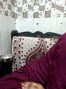 Snapshot of Sharmila-Singh chatting on 02-17-25, 12:16 Sharmila-Singh online show from 02-17-25, 12:16