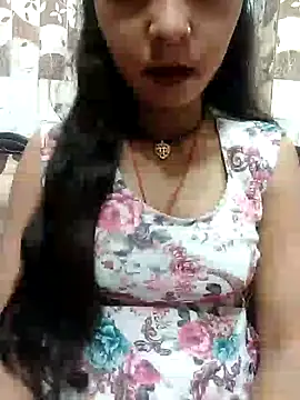 Snapshot of Sharmila-Singh chatting on 03-11-25, 08:20 Sharmila-Singh online show from 03-11-25, 08:20
