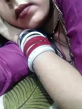 Snapshot of Sharmila-Singh chatting on 03-17-25, 08:29 Sharmila-Singh online show from 03-17-25, 08:29