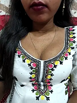 Snapshot of Sharmila-Singh chatting on 05-17-26, 07:32 Sharmila-Singh online show from 05-17-26, 07:32