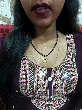 Snapshot of Sharmila-Singh chatting on 05-31-26, 01:18 Sharmila-Singh online show from 05-31-26, 01:18