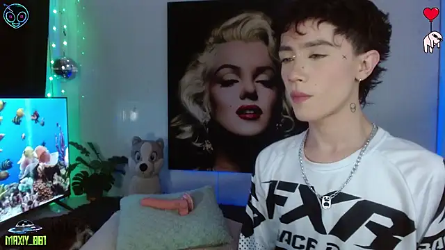 maxiy 001 online show from 05-14-26, 01:45
