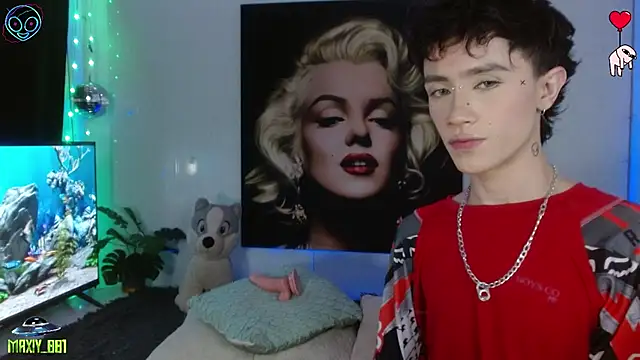 maxiy 001 online show from 05-15-26, 02:18
