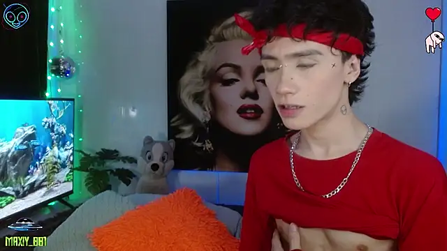 maxiy 001 online show from 05-31-26, 11:17
