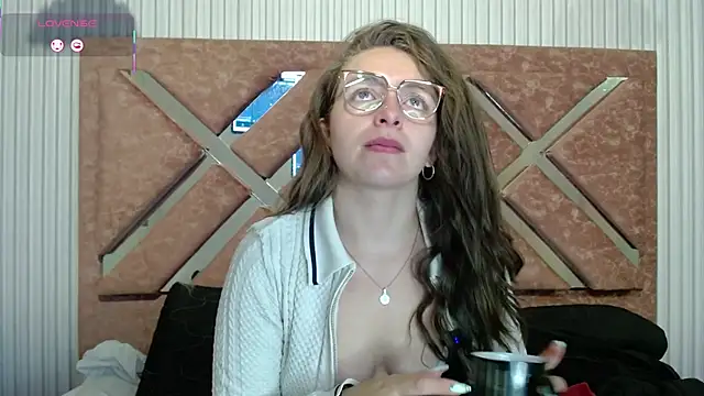  isaabellaa online show from 05-18-26, 01:06