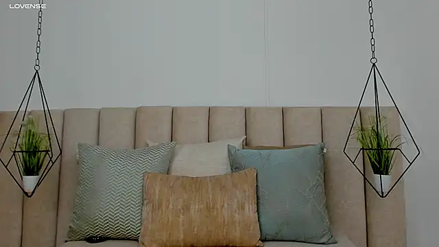 Olivia Collins1 online show from 03-04-25, 01:34