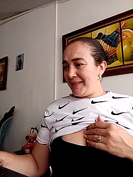 skayhot  online show from 03-13-25, 04:45