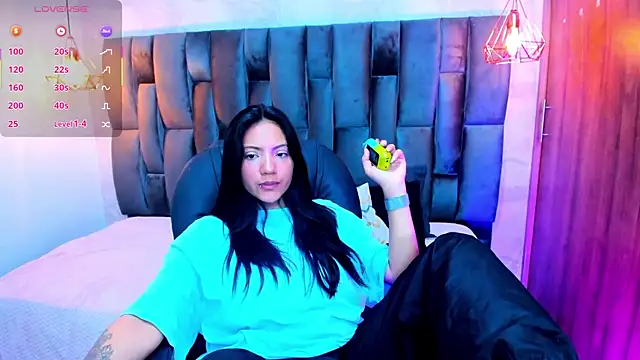 Snapshot of miichael_black chatting on 07-09-26, 08:02 miichael black online show from 07-09-26, 08:02