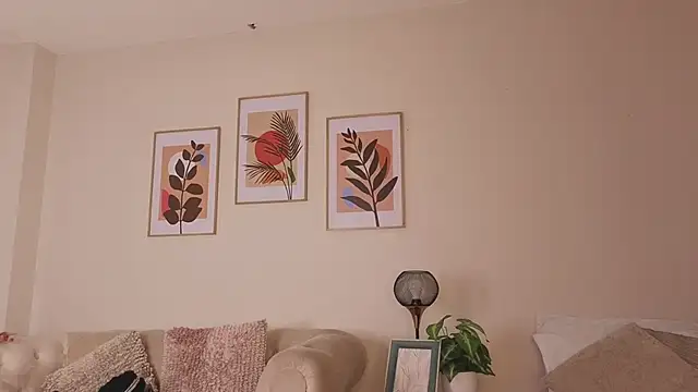 DahianaWalcott online show from 03-18-26, 09:07