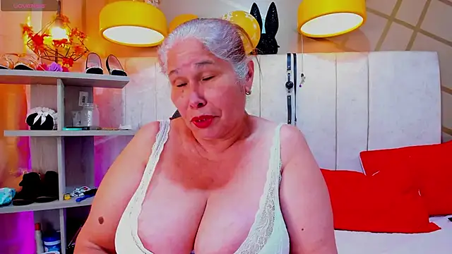 Snapshot of girl_amada chatting on 01-24-25, 04:39 girl amada online show from 01-24-25, 04:39
