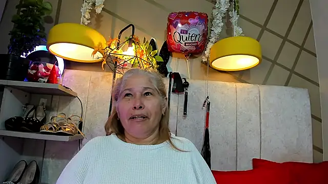 Snapshot of girl_amada chatting on 02-20-25, 02:51 girl amada online show from 02-20-25, 02:51
