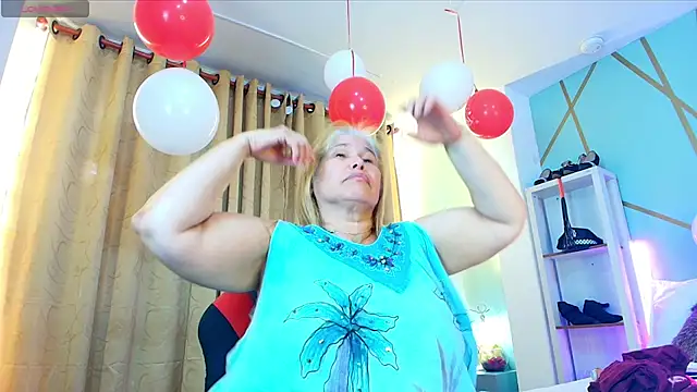 Snapshot of girl_amada chatting on 09-18-25, 02:41 girl amada online show from 09-18-25, 02:41