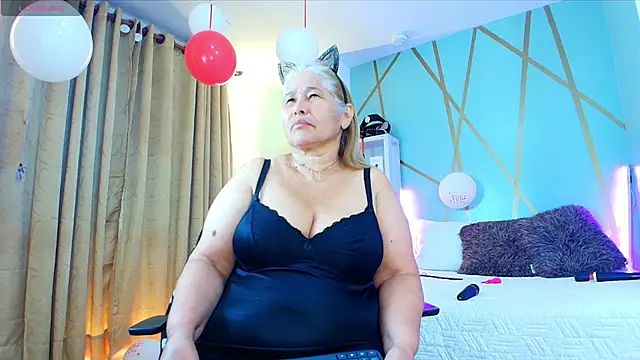 Snapshot of girl_amada chatting on 09-20-25, 03:18 girl amada online show from 09-20-25, 03:18