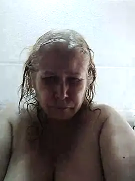 Snapshot of girl_amada chatting on 10-13-25, 05:35 girl amada online show from 10-13-25, 05:35