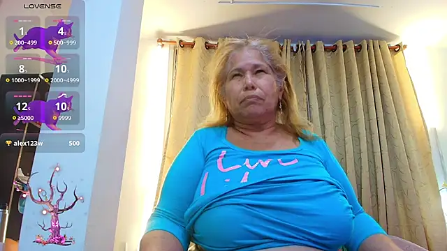 Snapshot of girl_amada chatting on 10-23-25, 08:57 girl amada online show from 10-23-25, 08:57