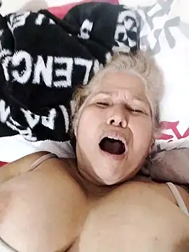 Snapshot of girl_amada chatting on 11-08-25, 02:45 girl amada online show from 11-08-25, 02:45