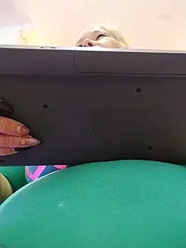 Snapshot of girl_amada chatting on 11-09-25, 09:29 girl amada online show from 11-09-25, 09:29