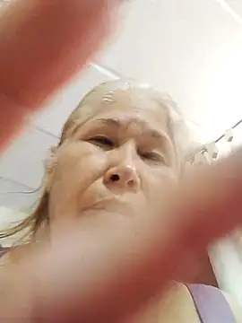 Snapshot of girl_amada chatting on 11-10-25, 07:46 girl amada online show from 11-10-25, 07:46