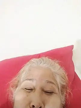 Snapshot of girl_amada chatting on 11-16-25, 09:31 girl amada online show from 11-16-25, 09:31