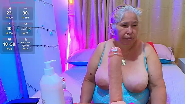 Snapshot of girl_amada chatting on 12-13-25, 07:53 girl amada online show from 12-13-25, 07:53