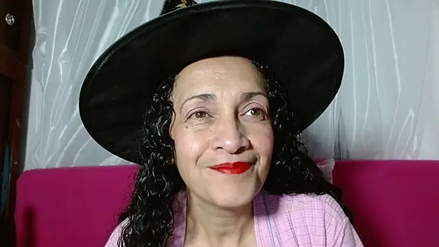 Tita Madurita online show from 10-31-25, 10:16