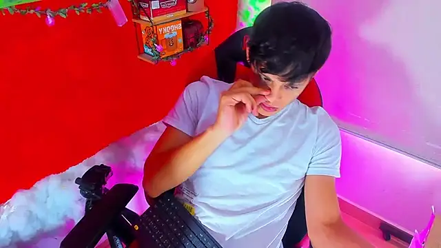 LilOwen  online show from 09-20-25, 07:15