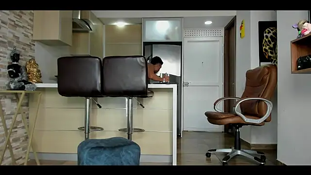 Snapshot of Dominiofit chatting on 02-24-25, 07:52 Dominiofit online show from 02-24-25, 07:52