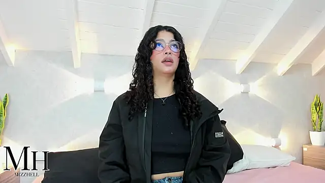 Snapshot of MizzHell chatting on 01-15-25, 12:36 MizzHell online show from 01-15-25, 12:36