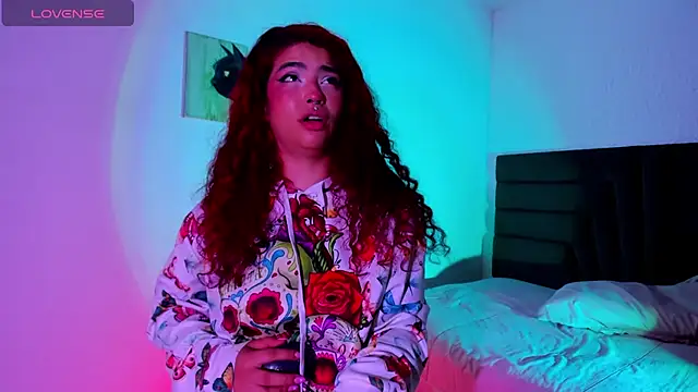 Snapshot of MizzHell chatting on 09-21-25, 12:51 MizzHell online show from 09-21-25, 12:51