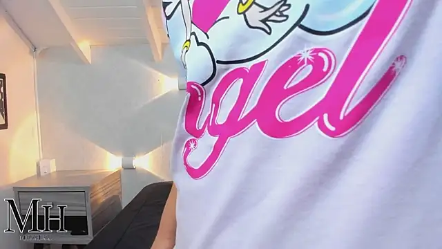 Snapshot of MizzHell chatting on 10-06-25, 12:46 MizzHell online show from 10-06-25, 12:46