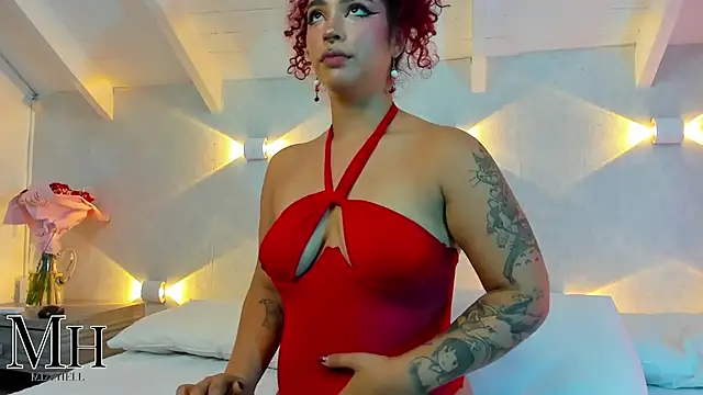 Snapshot of MizzHell chatting on 11-01-25, 01:02 MizzHell online show from 11-01-25, 01:02