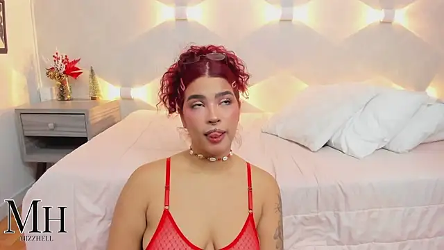 Snapshot of MizzHell chatting on 12-18-25, 03:56 MizzHell online show from 12-18-25, 03:56