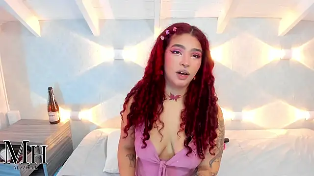 Snapshot of MizzHell chatting on 01-06-26, 04:16 MizzHell online show from 01-06-26, 04:16