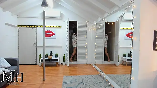 Snapshot of MizzHell chatting on 01-12-26, 03:56 MizzHell online show from 01-12-26, 03:56