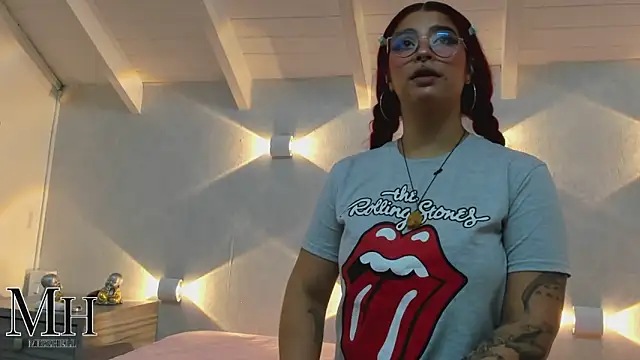 Snapshot of MizzHell chatting on 01-15-26, 03:44 MizzHell online show from 01-15-26, 03:44