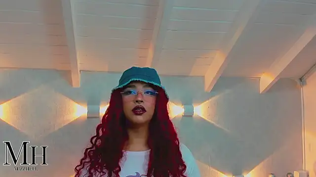 Snapshot of MizzHell chatting on 03-07-26, 03:47 MizzHell online show from 03-07-26, 03:47