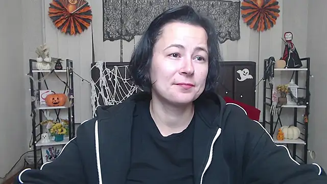 MarieSho online show from 10-27-25, 07:12