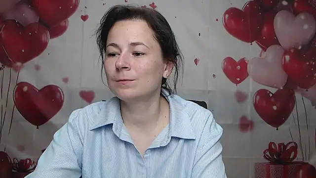 Snapshot of MarieSho chatting on 05-18-26, 04:07 MarieSho online show from 05-18-26, 04:07