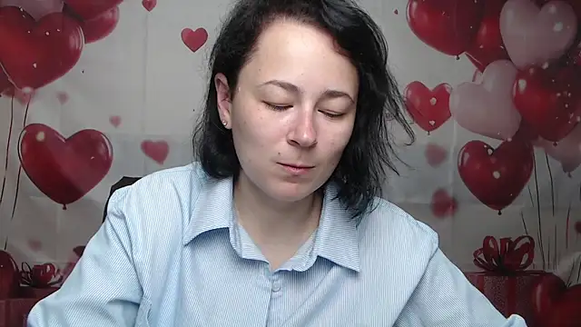 Snapshot of MarieSho chatting on 05-20-26, 06:19 MarieSho online show from 05-20-26, 06:19