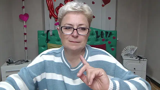 Snapshot of EmiliaGree chatting on 09-21-25, 05:14 EmiliaGree online show from 09-21-25, 05:14