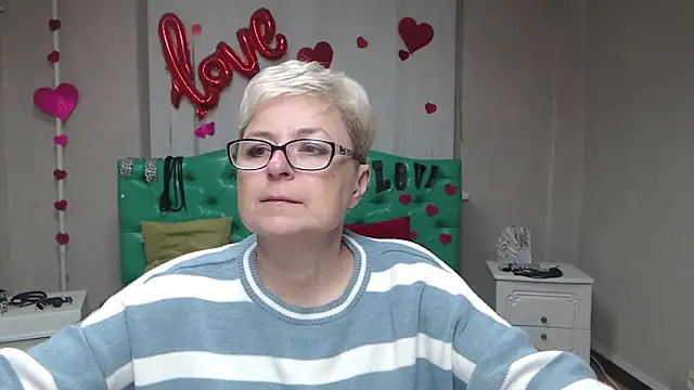 Snapshot of EmiliaGree chatting on 09-30-25, 05:07 EmiliaGree online show from 09-30-25, 05:07