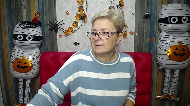 Snapshot of EmiliaGree chatting on 11-07-25, 06:02 EmiliaGree online show from 11-07-25, 06:02