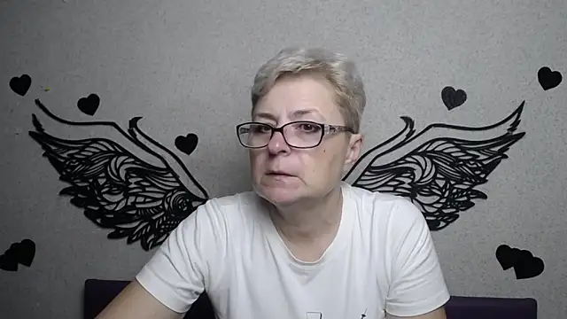 Snapshot of EmiliaGree chatting on 11-21-25, 06:06 EmiliaGree online show from 11-21-25, 06:06