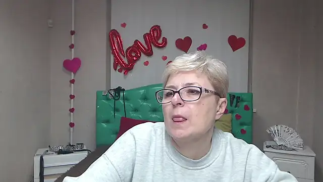 Snapshot of EmiliaGree chatting on 01-16-26, 06:01 EmiliaGree online show from 01-16-26, 06:01