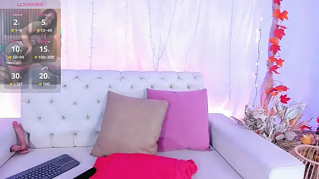 Snapshot of celestelewis chatting on 10-30-25, 07:47 celestelewis online show from 10-30-25, 07:47