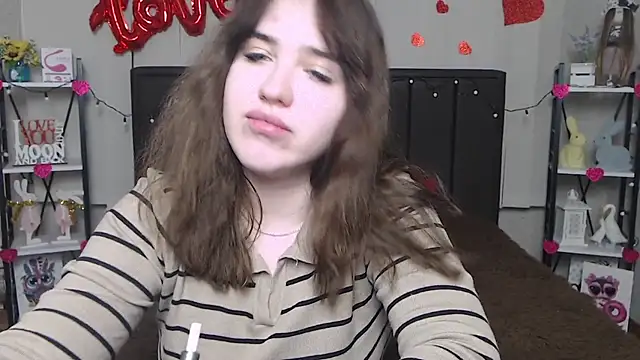 LauraHlot online show from 02-20-25, 03:23