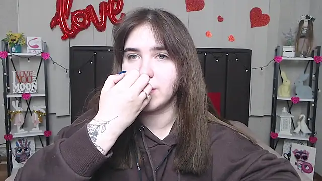 LauraHlot online show from 02-25-25, 03:31