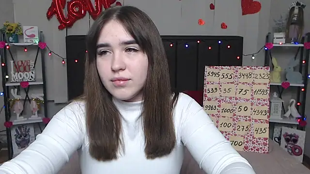 LauraHlot online show from 03-18-25, 04:04