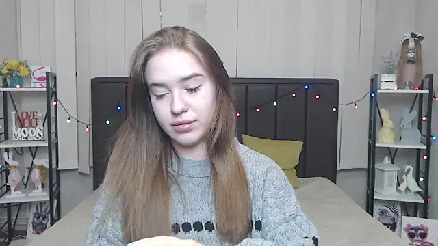 LauraHlot online show from 09-10-25, 05:51