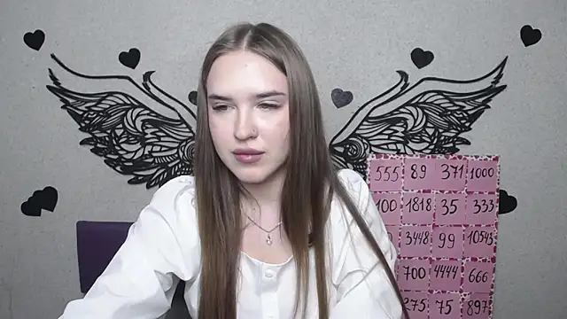 LauraHlot online show from 04-16-26, 05:58